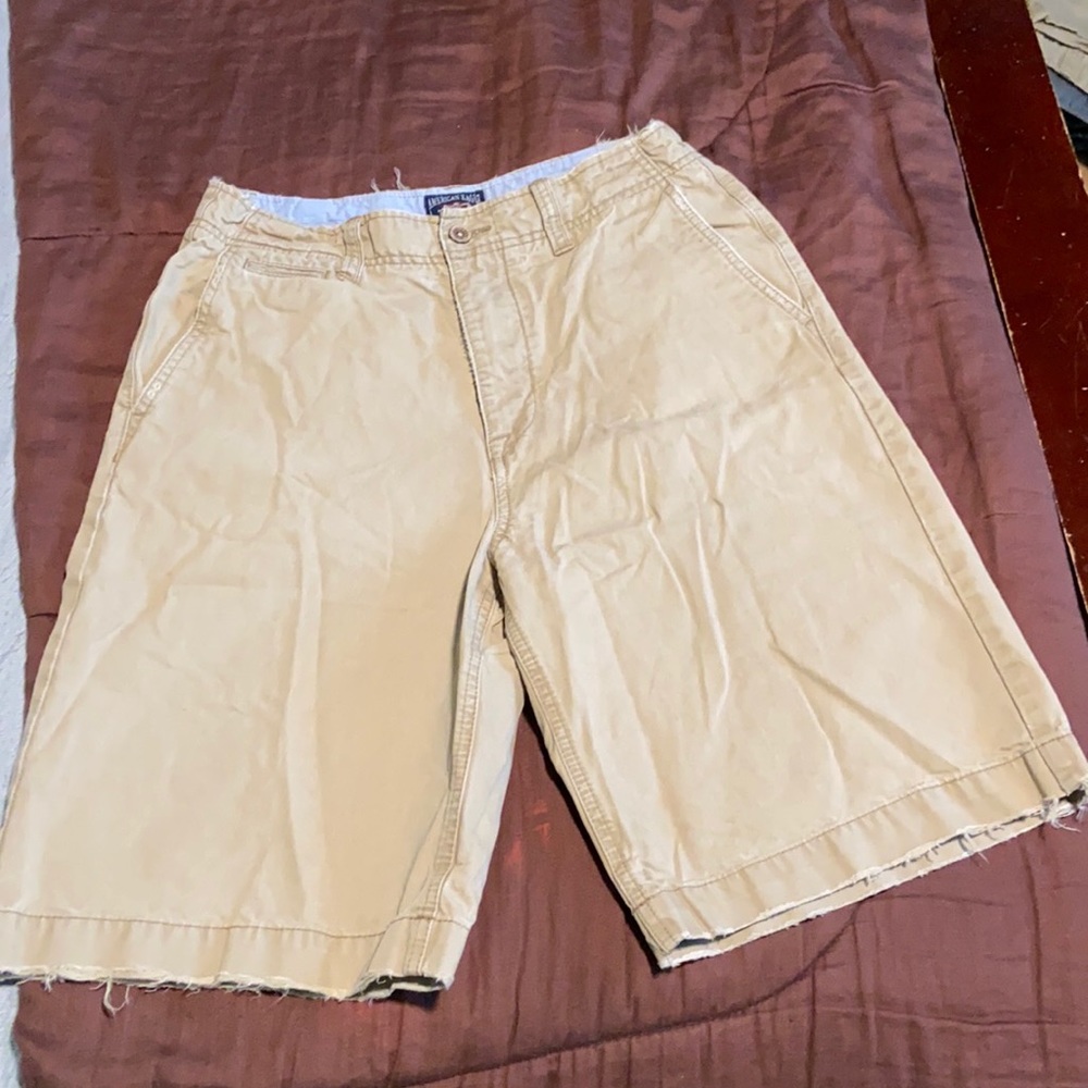 Men’s Kaki Shorts by American Eagle Brand. EUC!